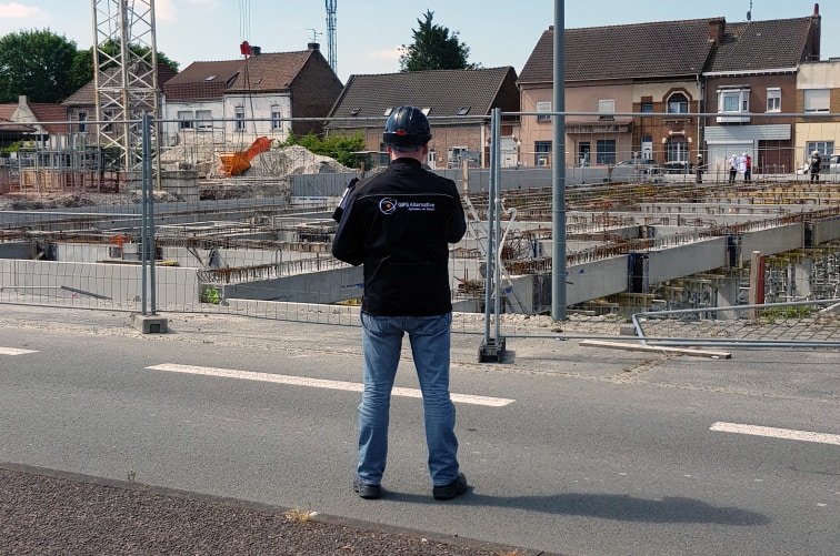 Installation d'alarme de chantier autonome, sans câblage ni alimentation externe